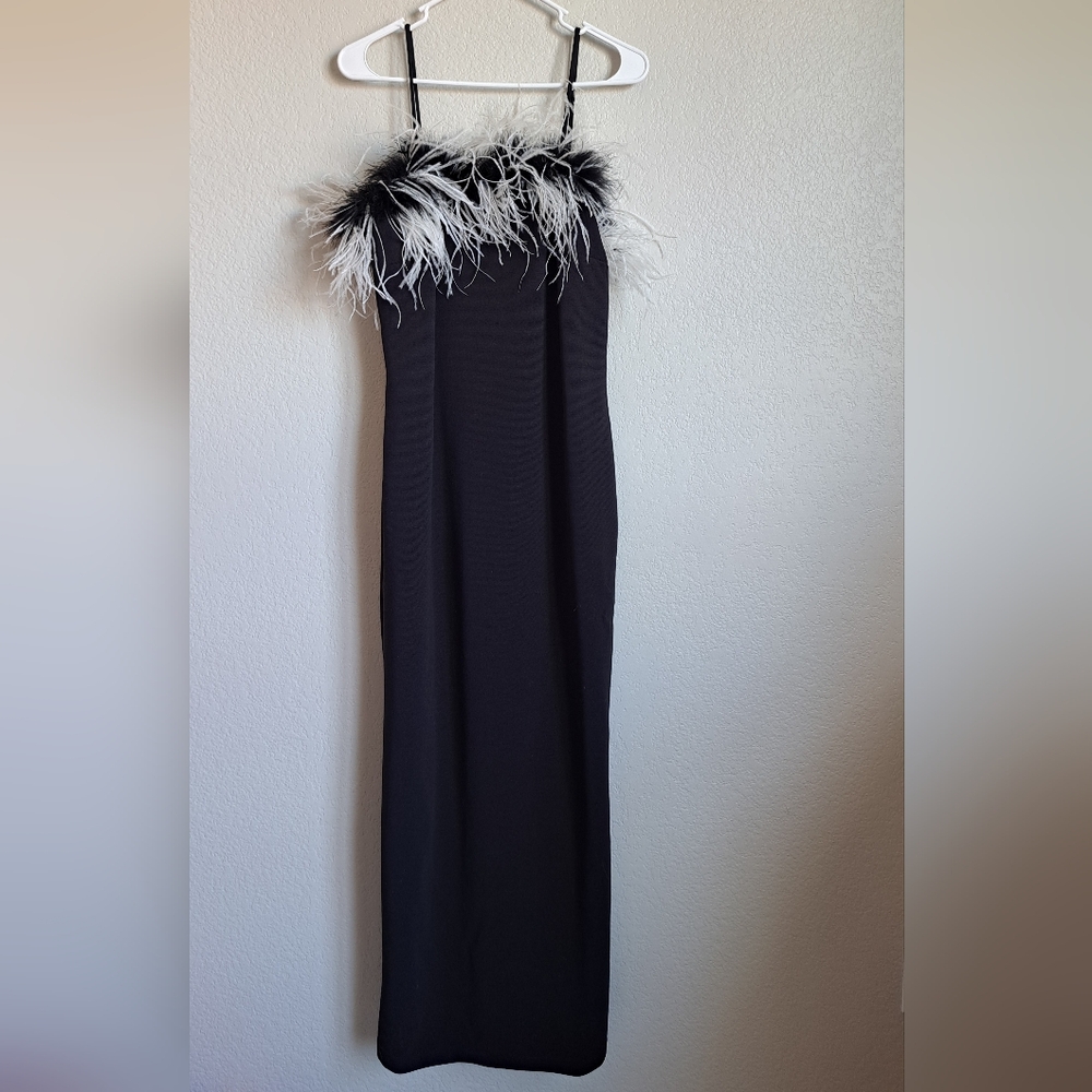 Vintage Black White Feather Neckline Trim Bodycon Formal Maxi Dress Size 12